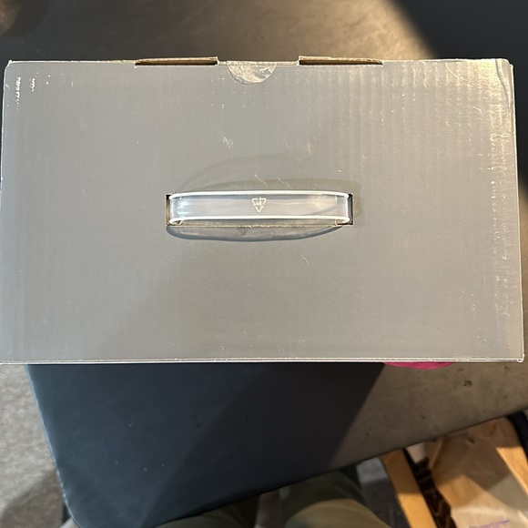 CUDDLE CREW Reversible Blanket Hoodies Burgundy One Size Fits Most NWT - Picture 11 of 12